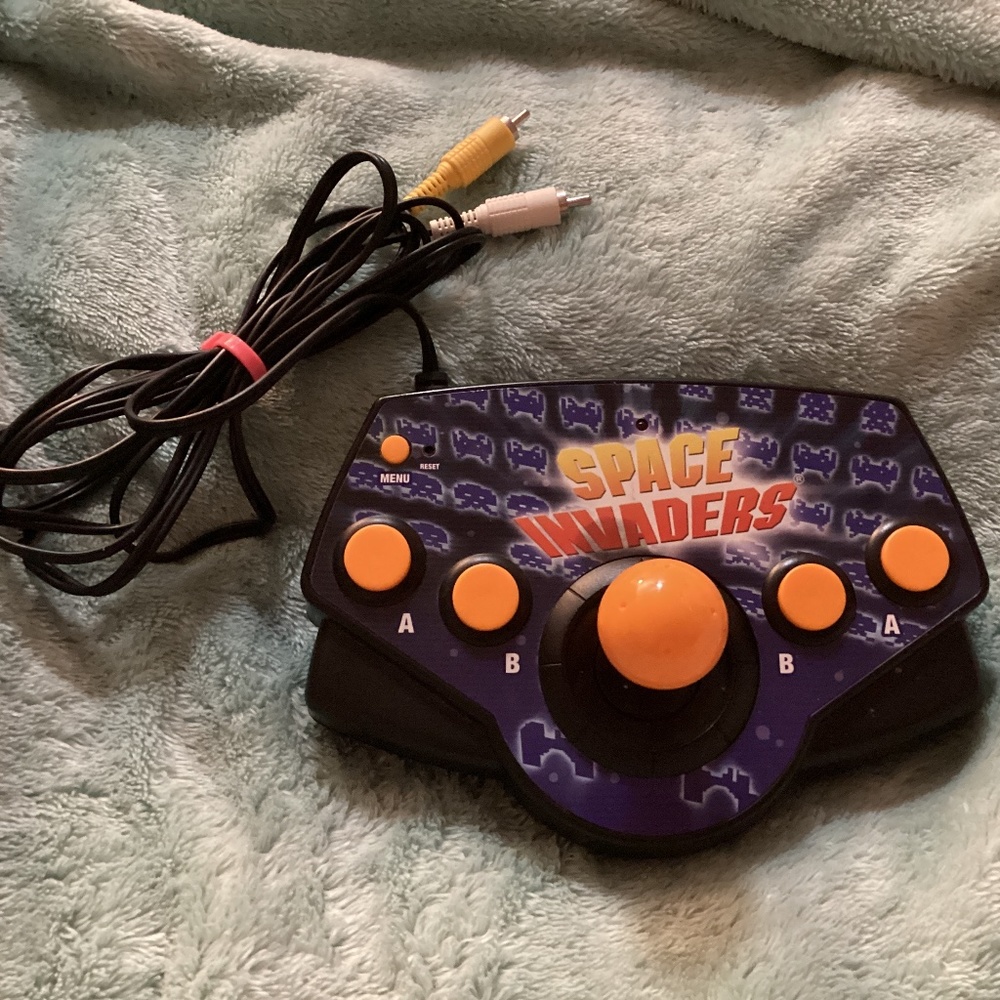 SPACE INVADERS 5-in-1 Plug N Play TV Game by Radica